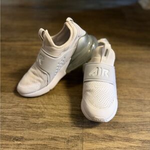 Nike White Air Max 270